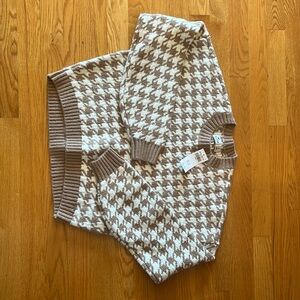 Hollister Women’s Small Sweater